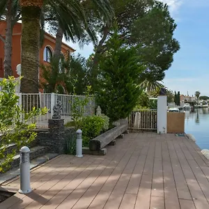 Requesens On Canal Сasa de vacaciones Ampuriabrava